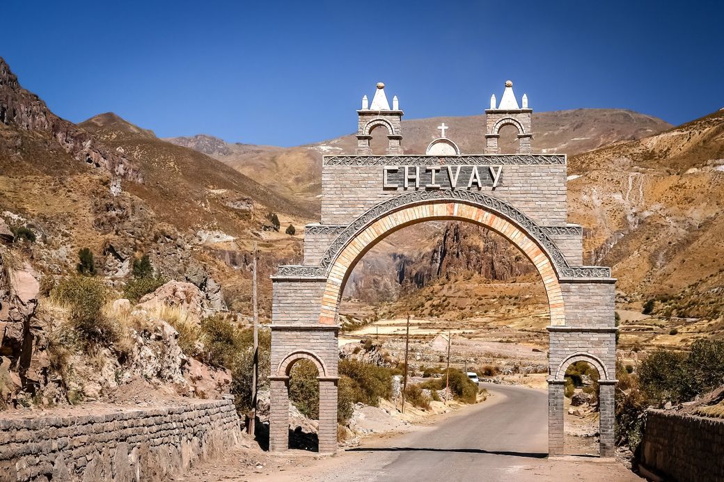 The stone arch at the entrance to the town of Chivay
